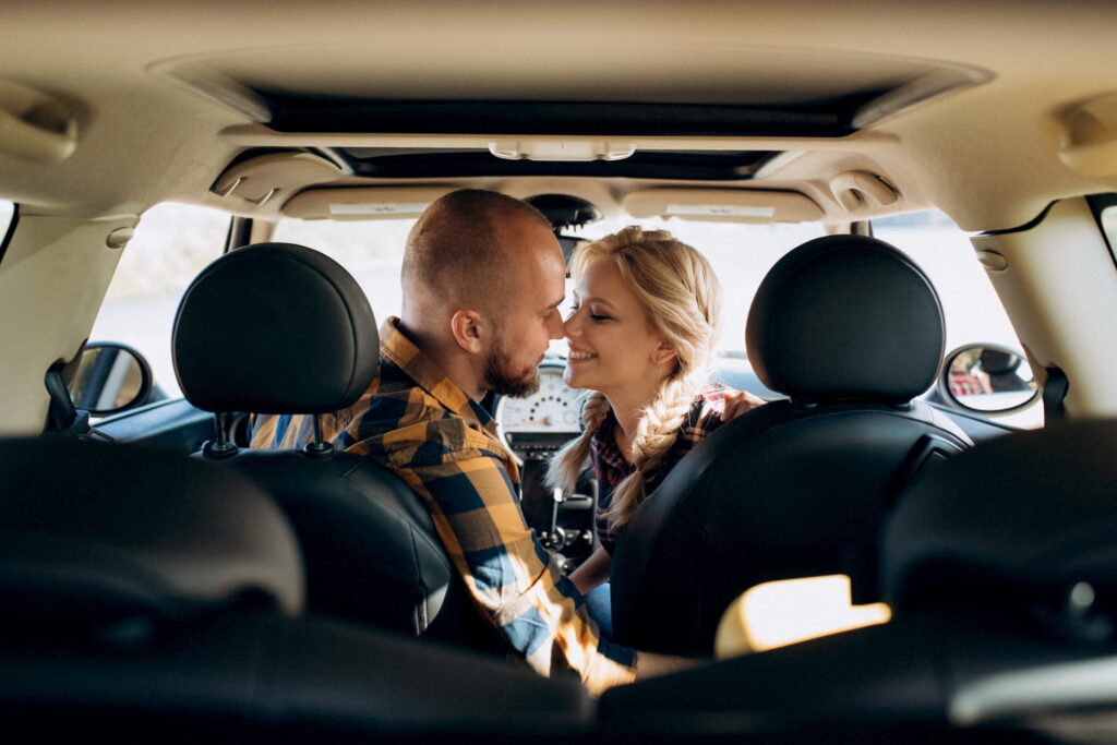 La fellation dans une voiture : Quels sont les risques et les précautions à prendre ?
